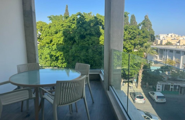 Phaedrus Living Coral Suites Horizon