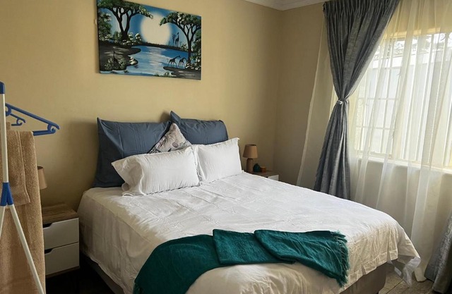 Phindulo Bed and Breakfast - No Loadshedding, Smart TVs & unlimited free fibre wifi