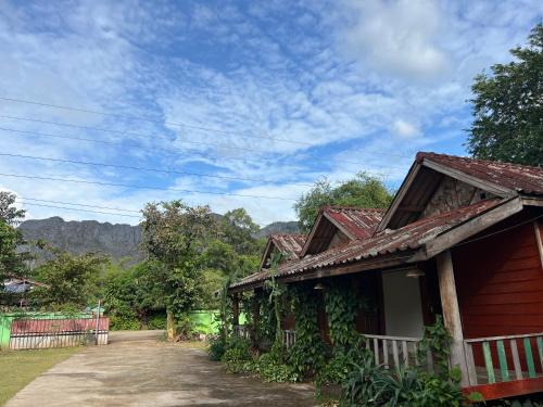 Phonyeng Guest house