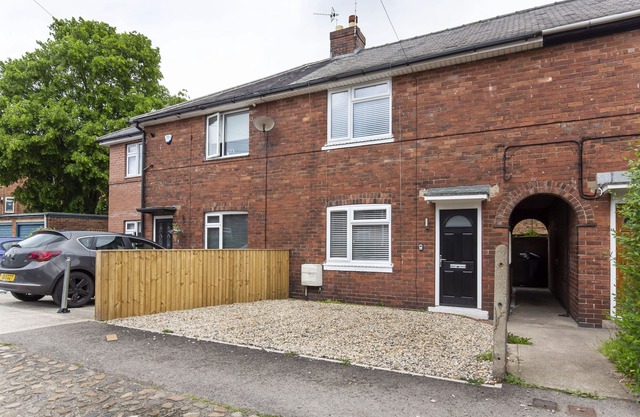 Piccadilly Place - 3 Bedroom House - sleeps 6 guests in 3 bedrooms