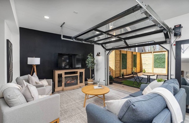 2 Master Suites | Brew Trail | Fire Pit | Game Rm