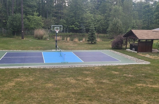 Pickleball/Basketball 11 BR 6.5 BA Sauna HotTub Pool Table FREE Tesla EV Charger