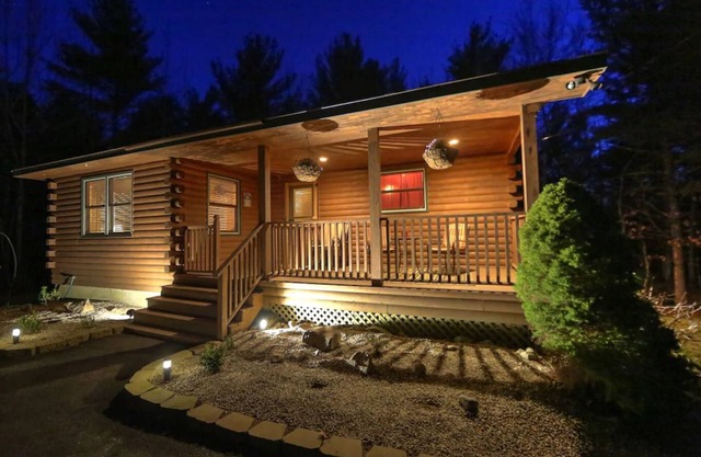 Picture Perfect Bar Harbor Log Cabin Minutes From Downtown & Acadia Natl Park