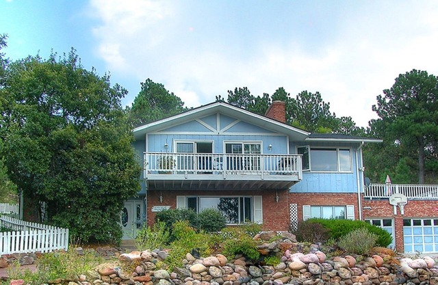 PICTURESQUE BLUFF SIDE APPARTEMENT EN HOME