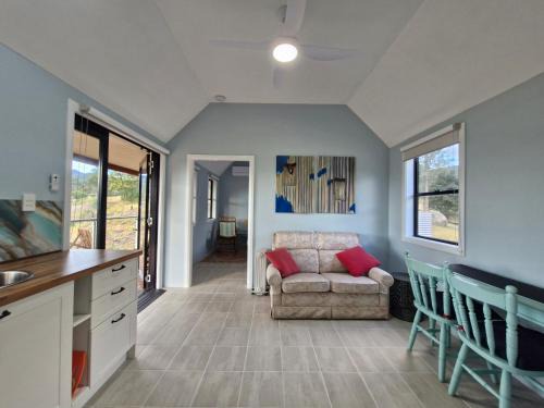 Picturesque Cabin, Broke NSW
