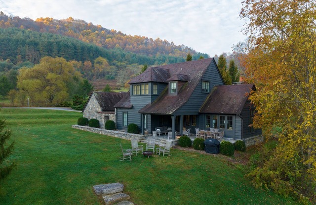 Picturesque cottage tucked into an undisturbed valley in the Pisgah