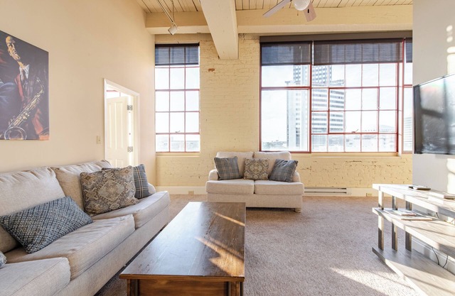 Picturesque Downtown Condo-Centralized Location with Secure Onsite Parking