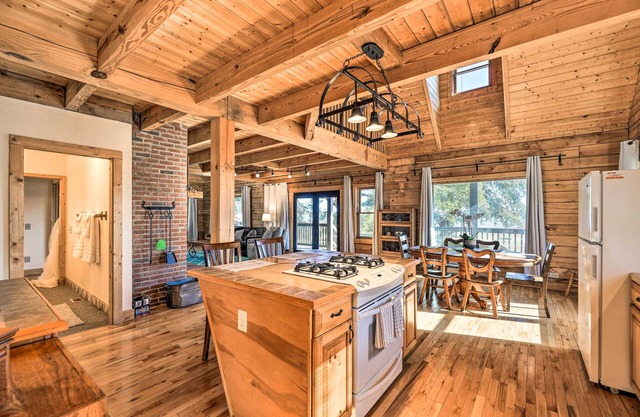 NEW! Picturesque Family Cabin w/ Views & Treehouse