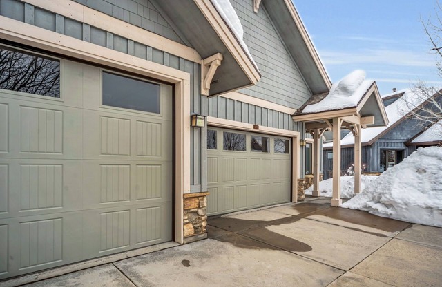 Picturesque family retreat. 8 bedrooms, 2 game rooms, large deck, & fire-table.