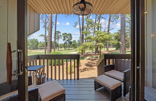Pied-à-terre Pinehurst Golf-Front Apartment Sleeps 4