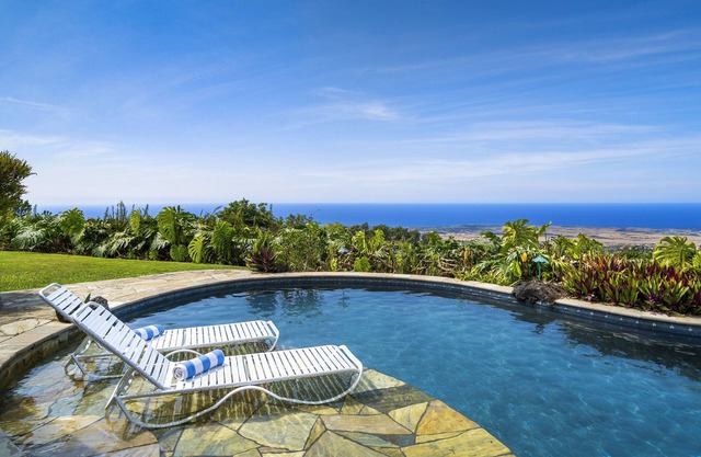 Nouveau prix de la propriété 25% de réduction! Piko Nani. Custom 3bd / 3ba avec piscine, vue spectaculaire sur l'océan et le coucher du soleil