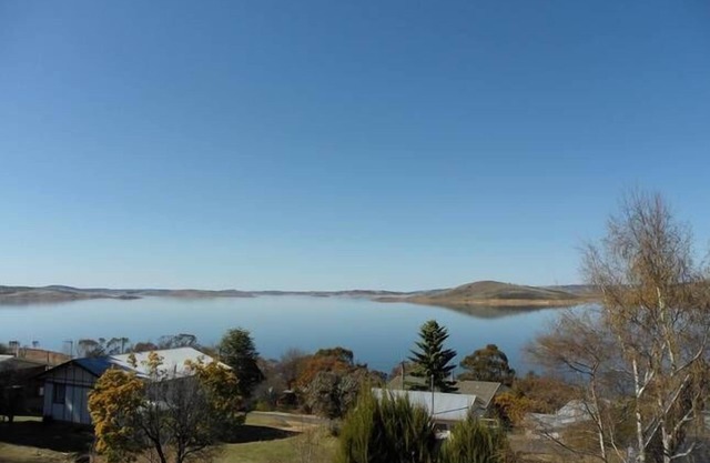 Pindari sur le lac Eucumbene