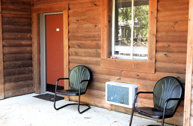 Pine 24 Kitchenette