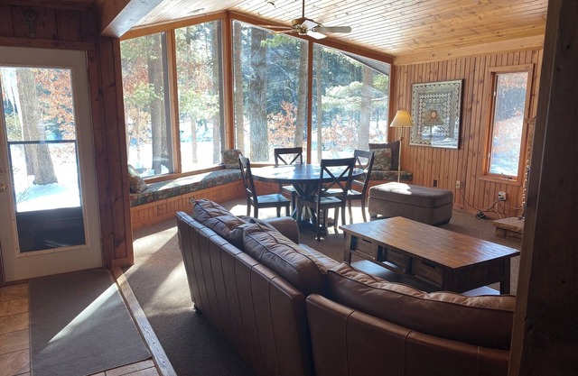 Pine Cottage sur le lac Blass
