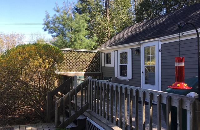 Pine Grove Cottages: Cottage 10 - Pet Friendly
