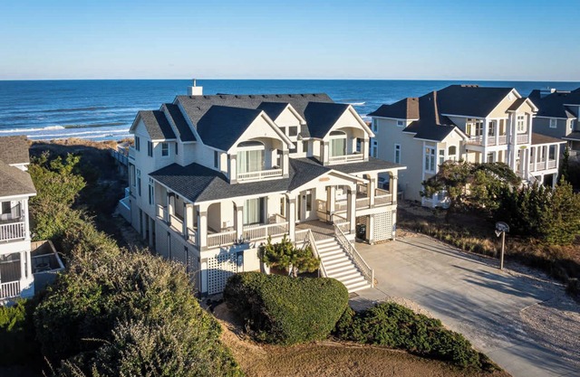 Pine Island Oceanfront Private Pool + Beach Access
