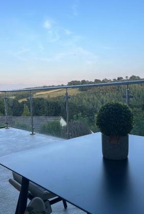 Pine Lodge - Two Bedrooms, High Bickington close to Umberleigh , Barnstaple , Bideford