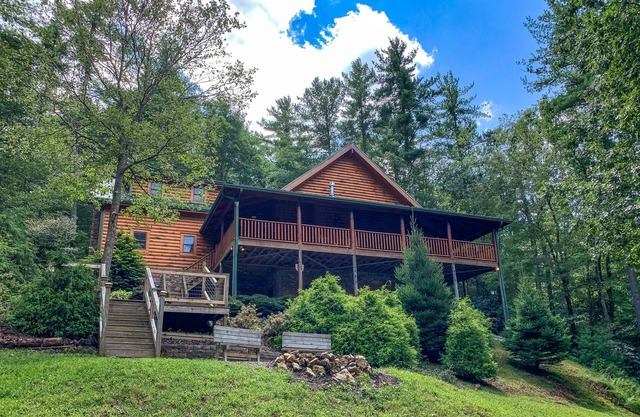Limited-Time April Deals—Your Dream Getaway at Pine Log Lodge