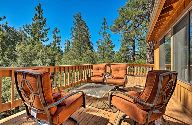 NOUVEAU! Pine Mountain Club Cottage avec terrasse enveloppante!