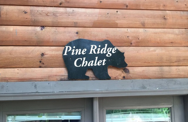 Glenn Acres Log Cabins - Chalet Pine Ridge Mountain- Creek- Calme