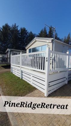 Pine Ridge Retreat With FREE GOLF and Air Conditioning