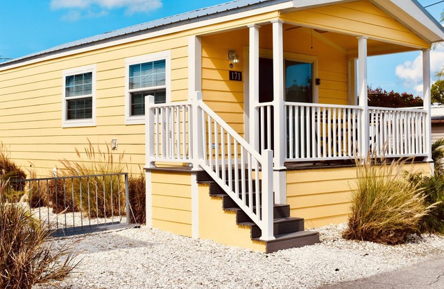 Pinecraft Tiny Home 2 - Nouveau, confortable et propre
