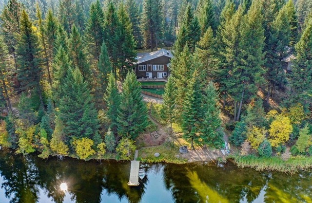 Pines on the Pond - Private Dock - 6 Bedrooms - WiFi - Large Driveway - Rio Vista Pond