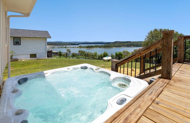 Pineview - Beaver Lake - 2 Living Rooms - Hot Tub