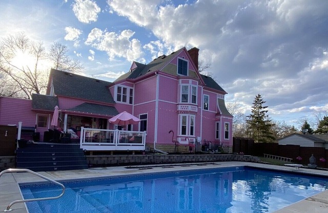Bae-cation du château rose