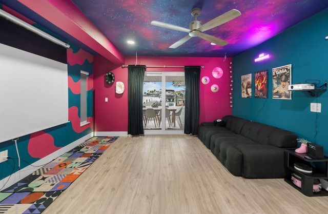 Pink Pony Villa – Waterfront Escape w/Pool, Studio & Themed Rooms
