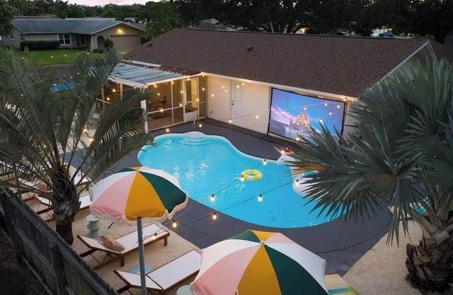 Pink Waves Pool+Hot Tub+Games