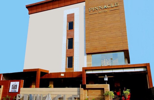 Pinnacle by Click Hotels, Lucknow
