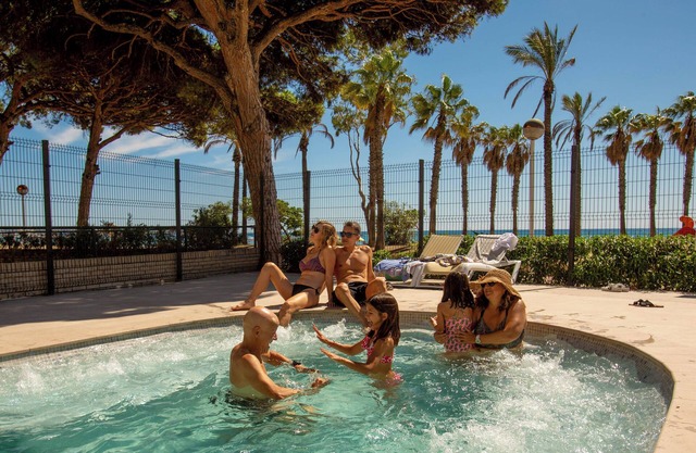 Pins Platja Apartments