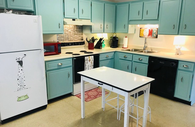 Piper's Flat, Cozy, Comfy & Clean Sparkling
