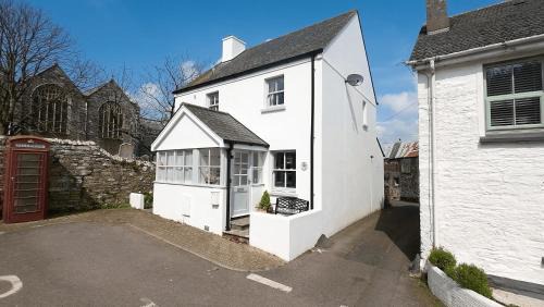 Pippin Cottage - Character Cottage with the spirit of the sea