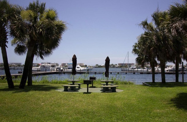 Pirates' Bay Marina