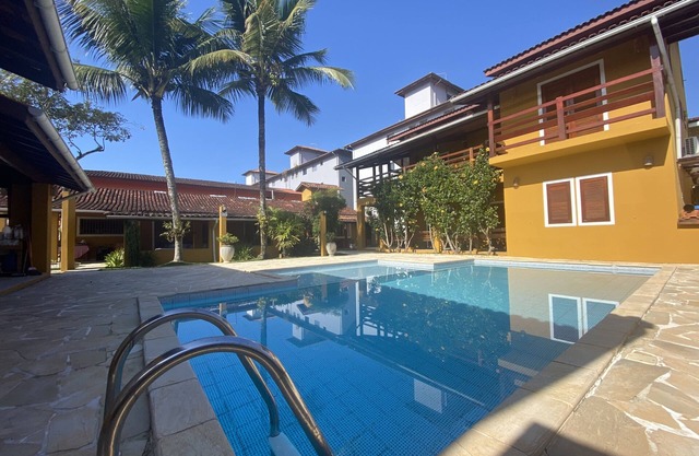 Piscina e Ar Condicionado a 100 mts da Praia Grande - Ubatuba/sp