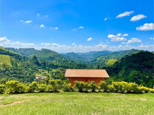 Piscina e paz nas montanhas de Gonçalves