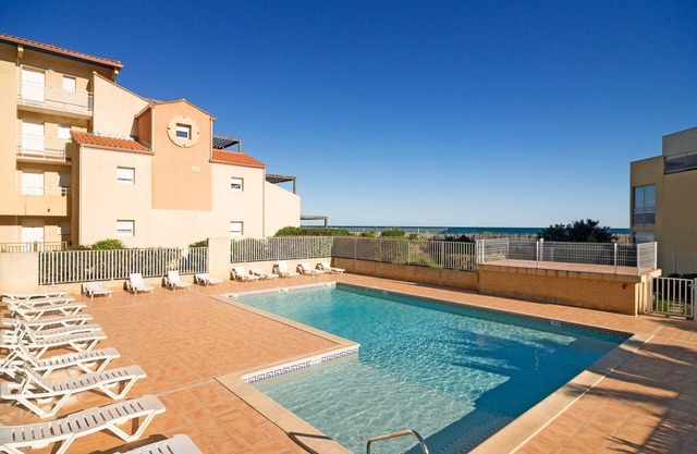 Appart de 60m2 avec Cuisine Équipée et Accès Piscine Extérieure