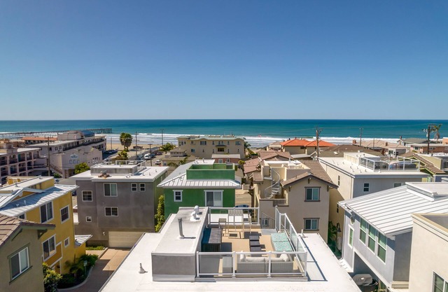 PISMO BEACH, Ca - full ocean view rooftop deck - sleeps 8