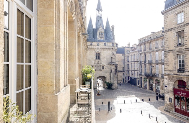 Place du Palais Bordeaux Centre Historique, balcon