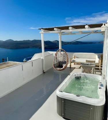 Plaka Suites