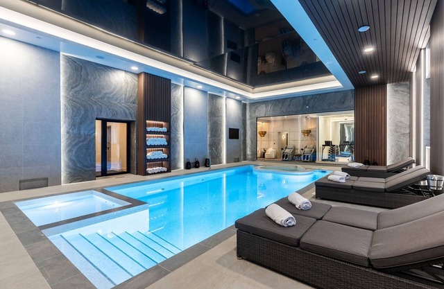Plas y Mor is packed with jaw-dropping features that take luxury to the next level. Inside, you’ll find 13 beautifully designed bedrooms that sleep up to 34 guests, making it perfect for large groups or exclusive events.