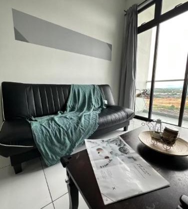 Platino 2BR Paradigm Mall Netflix Youtube BySTAY