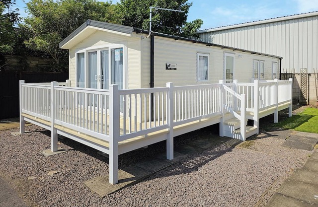 Platinum 8 Berth Caravan