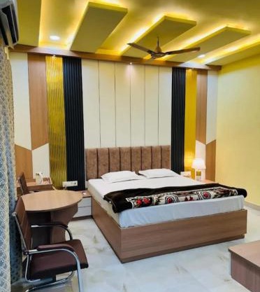 PLAY RAJKUMAR GARDEN & ROOMs