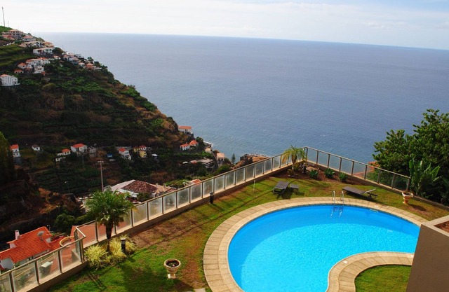 Luxury 2 bedroom apartment in Calheta Madeira. Near beach and levadas