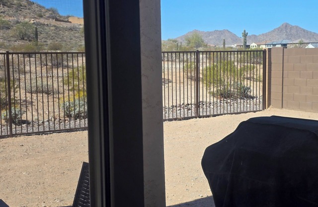 Pleasant 3-bedroom house with AC in San Tan Valley