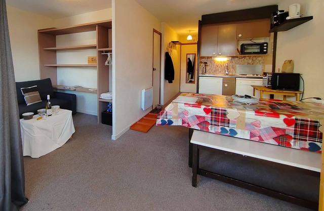 Agréable appartement 4 pers.28m², vue montagne, au pieds des pistes