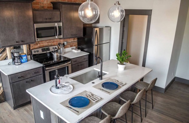 Pleasant Apt 8 · ♥ Gorgeous Condo in the Heart of OTR Free Parking